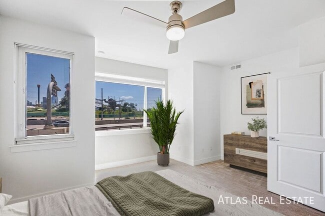 property at 2016 N Bryant St