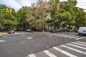 803 Beverley Rd in Brooklyn, NY - Foto de edificio - Building Photo