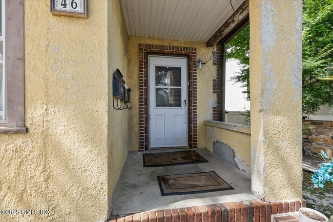 46 Richland Rd, Unit 2 in Greenwich, CT - Building Photo - Building Photo