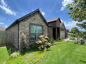 1513 Crestwood Hills Ln in Cave Springs, AR - Building Photo - Building Photo