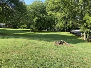 6393 Eatons Creek Rd in Nashville, TN - Building Photo - Building Photo