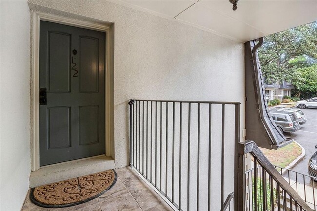 122 Maison Pl NW in Atlanta, GA - Foto de edificio - Building Photo