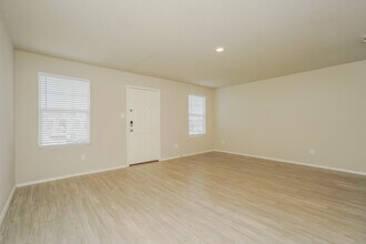 5410 Verdugos Pl in San Antonio, TX - Building Photo - Building Photo