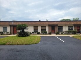 6141 Chesham Dr in New Port Richey, FL - Building Photo