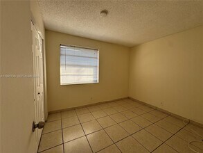 1024 Twin Lakes Dr in Coral Springs, FL - Building Photo - Building Photo