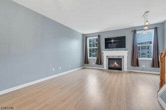 423 Hartford Dr in Nutley, NJ - Building Photo - Building Photo
