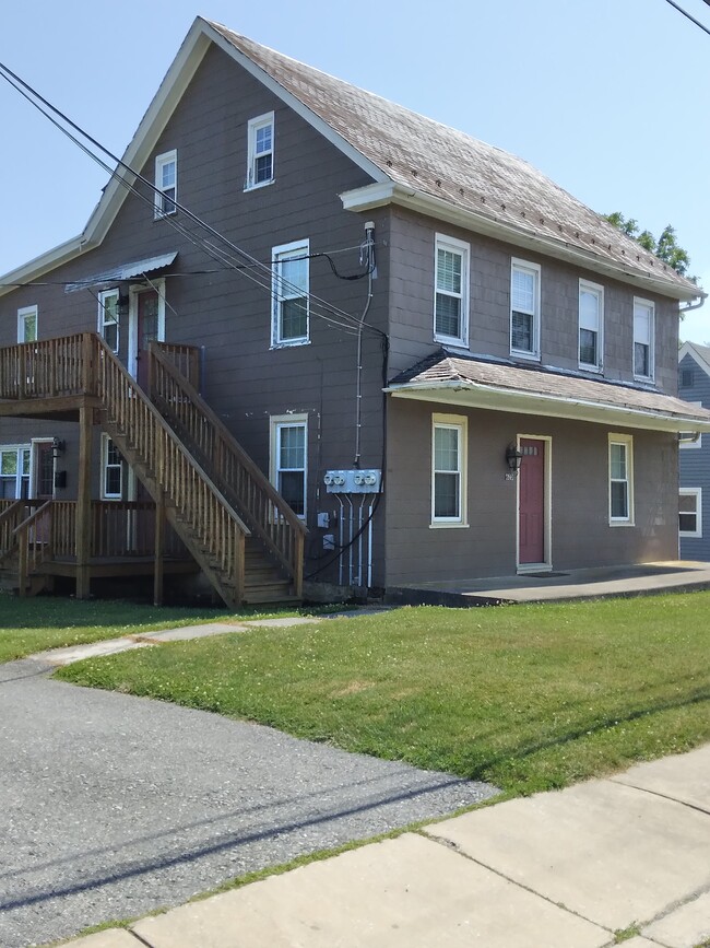 62 W Charlotte St, Unit 62 C
