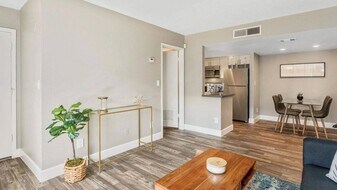 Raystone in Phoenix, AZ - Building Photo