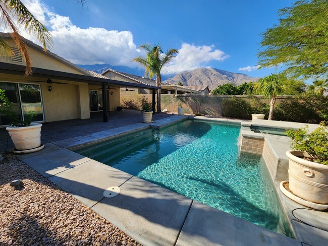 716 Summit Dr in Palm Springs, CA - Building Photo - Building Photo