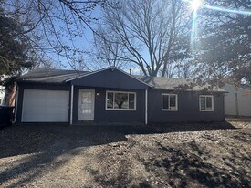 919 SW Croix Pl in Topeka, KS - Building Photo