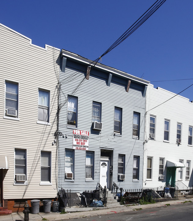 1873 Stanhope St in Ridgewood, NY - Building Photo