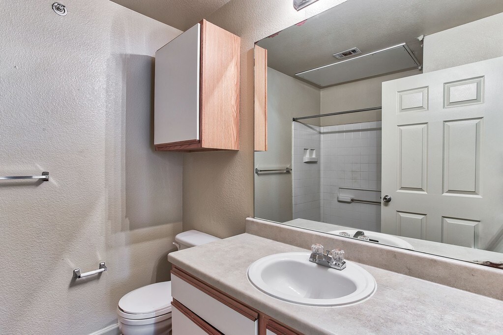 Addison Park Apartments in Arlington, TX