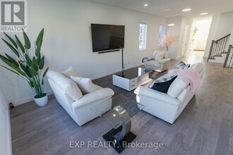 1749 Finley Cres in London, ON - Building Photo - Building Photo