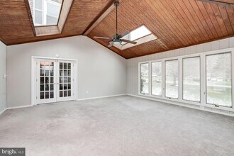 6636 Isle of Skye Dr in Highland, MD - Foto de edificio - Building Photo