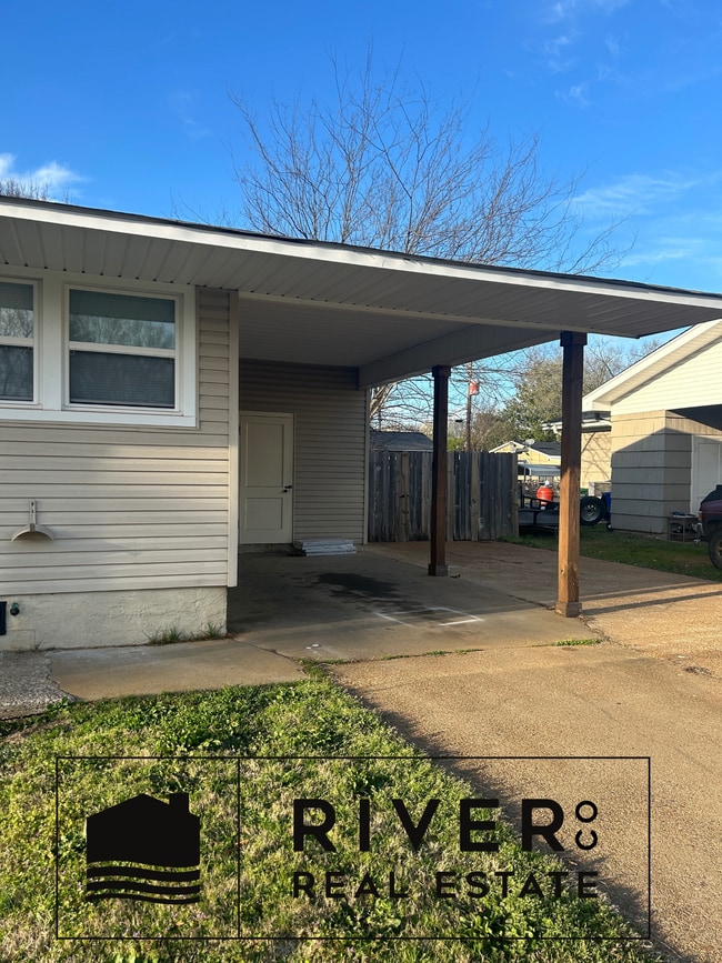 520 W Collier Ave in Florence, AL - Building Photo - Building Photo