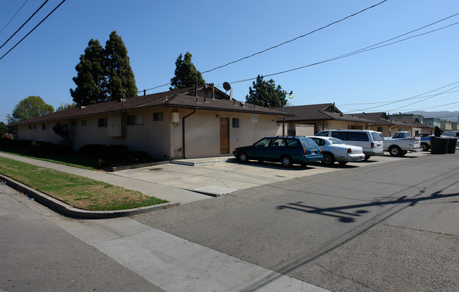 525-537 North S Street in Lompoc, CA - Foto de edificio - Building Photo