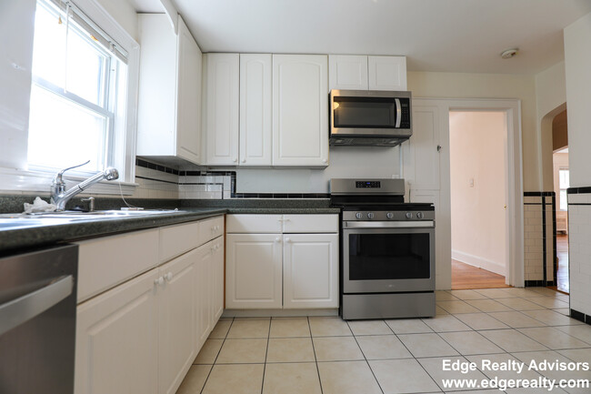 33 Wiltshire Rd, Unit 1 in Boston, MA - Building Photo - Building Photo