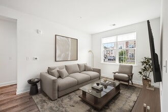 Laurel Green Apartments in Mount Laurel, NJ - Foto de edificio - Building Photo