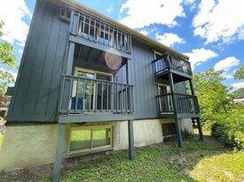 2024 Summit St in Columbus, OH - Building Photo