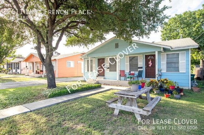 2611 W French Pl in San Antonio, TX - Foto de edificio - Building Photo