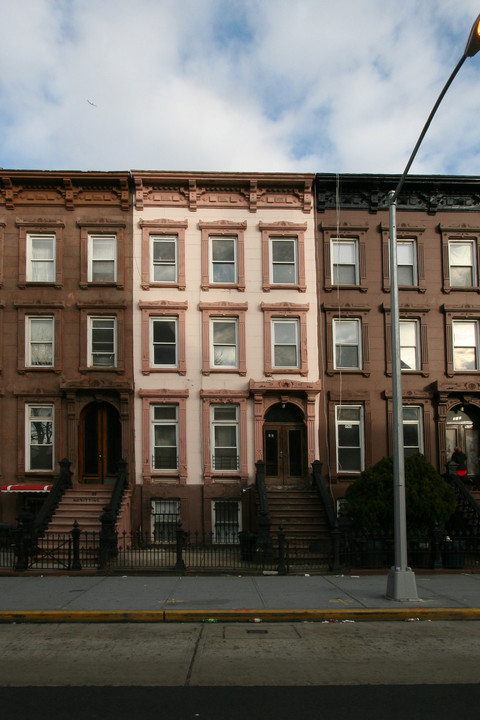 99 Halsey St in Brooklyn, NY - Foto de edificio