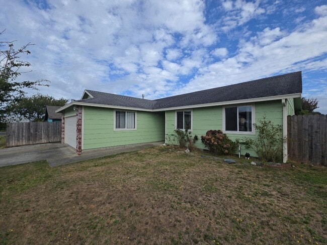 property at 1779 Oakdale Dr