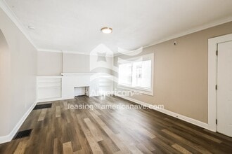 644 E 34th St in Indianapolis, IN - Foto de edificio - Building Photo