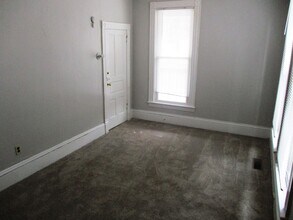 704 W Mulberry St in Bloomington, IL - Foto de edificio - Building Photo