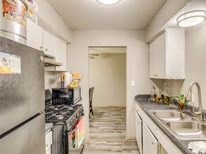 Hillcrest Residences in Oklahoma City, OK - Foto de edificio - Building Photo