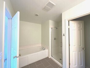 11723 114th Pl NE in Kirkland, WA - Building Photo - Building Photo