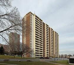 Alpine Apartments in Toronto, ON - Building Photo - Building Photo