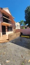 1033 SW 2nd St in Miami, FL - Building Photo - Building Photo