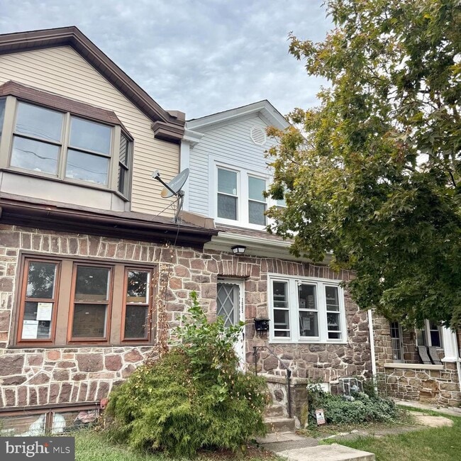 property at 1005 Stanbridge St