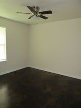 1108 E Ave G in Lampasas, TX - Building Photo - Building Photo
