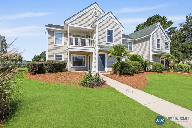 property at 8 Old S Ct