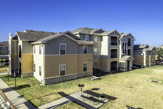 Rosemont at Laredo Vista in Laredo, TX - Building Photo - Building Photo