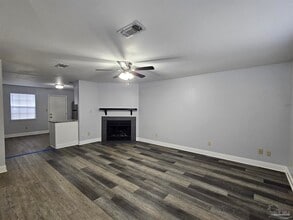 6206 Woodward Ln in Milton, FL - Foto de edificio - Building Photo