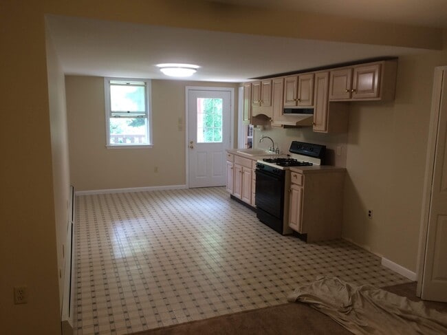 121 W Union St, Unit 1 in Shickshinny, PA - Building Photo - Building Photo