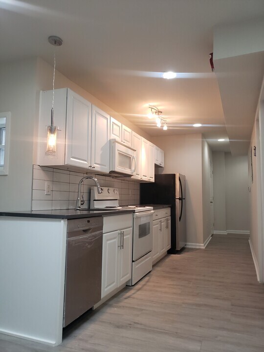 1322 N 17th St, Unit 2 in Philadelphia, PA - Building Photo