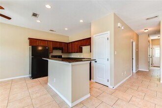 1811 George Bush Dr E, Unit 422 in College Station, TX - Foto de edificio - Building Photo