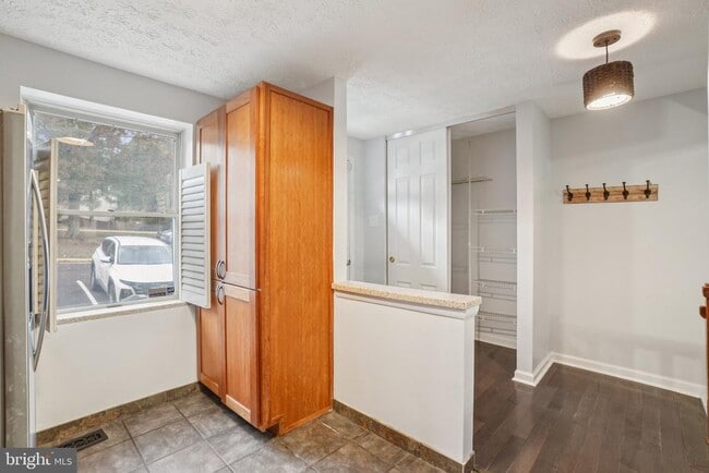 8474 Sugar Creek Ln in Springfield, VA - Building Photo - Building Photo