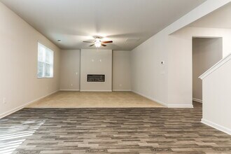 219 Hamilton Pointe Dr in Mcdonough, GA - Foto de edificio - Building Photo