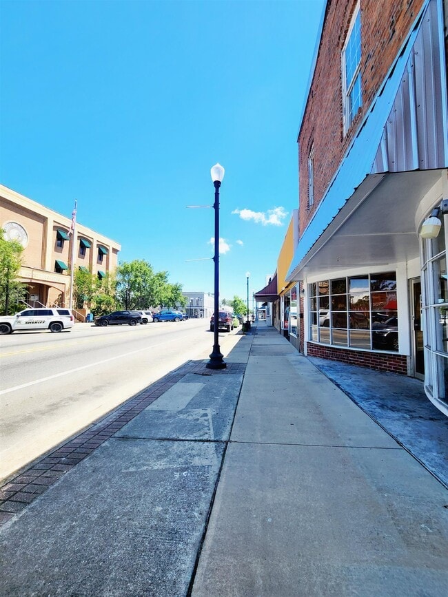 property at 129 N Jefferson St