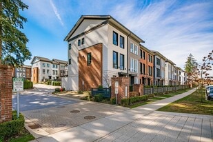 15898 27 Av in Surrey, BC - Building Photo