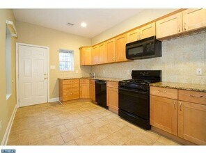 1839 Christian St in Philadelphia, PA - Foto de edificio - Building Photo