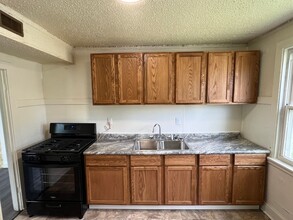 1804 N Madison St in Junction City, KS - Building Photo - Building Photo