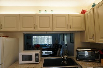 4500 N Flagler Dr-Unit -D5 in West Palm Beach, FL - Building Photo - Building Photo