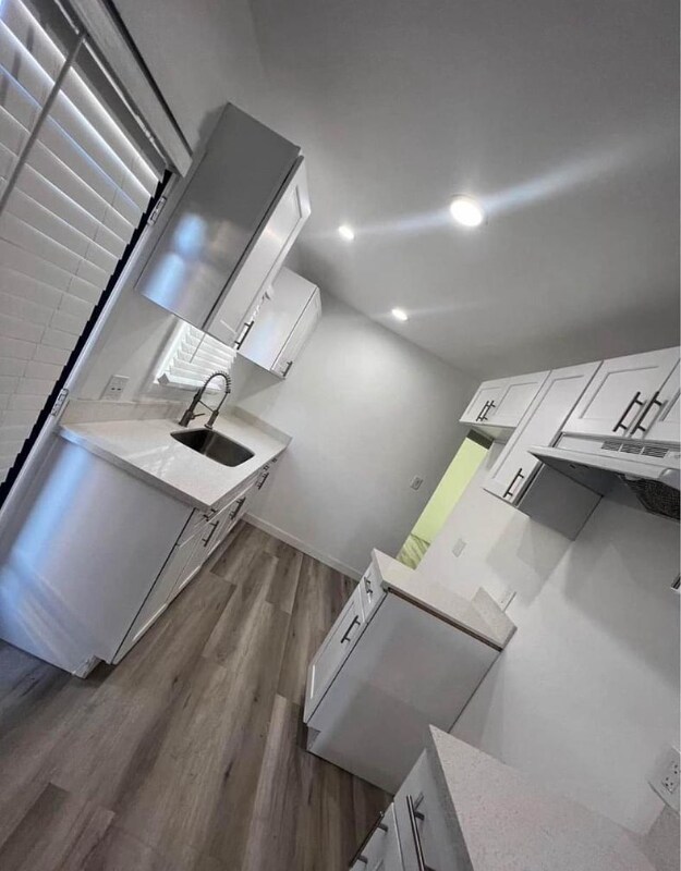 1702 E 55th St in Long Beach, CA - Foto de edificio - Building Photo