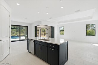 2148 Sequoia Dr in Naples, FL - Building Photo - Building Photo