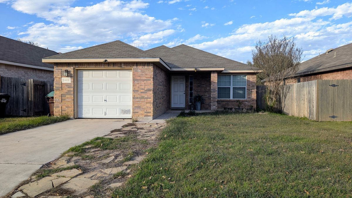 10619 Shaenview in San Antonio, TX - Building Photo